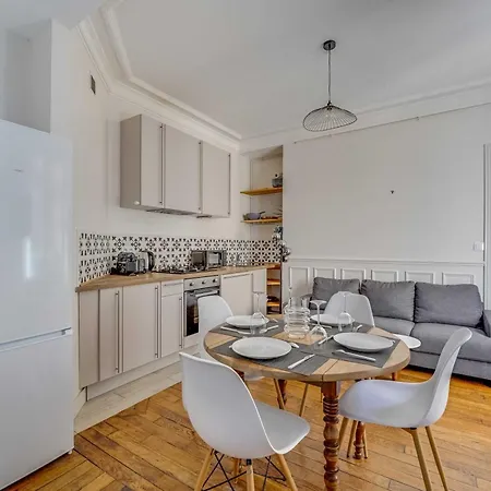 2bdr 4p Near Batignolles Apartment