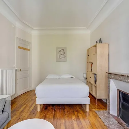 Apartment 2bdr 4p Near Batignolles *
