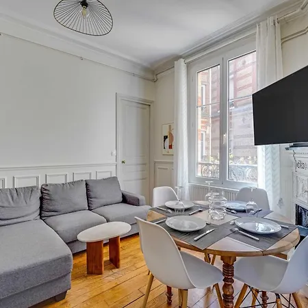 2bdr 4p Near Batignolles Paris